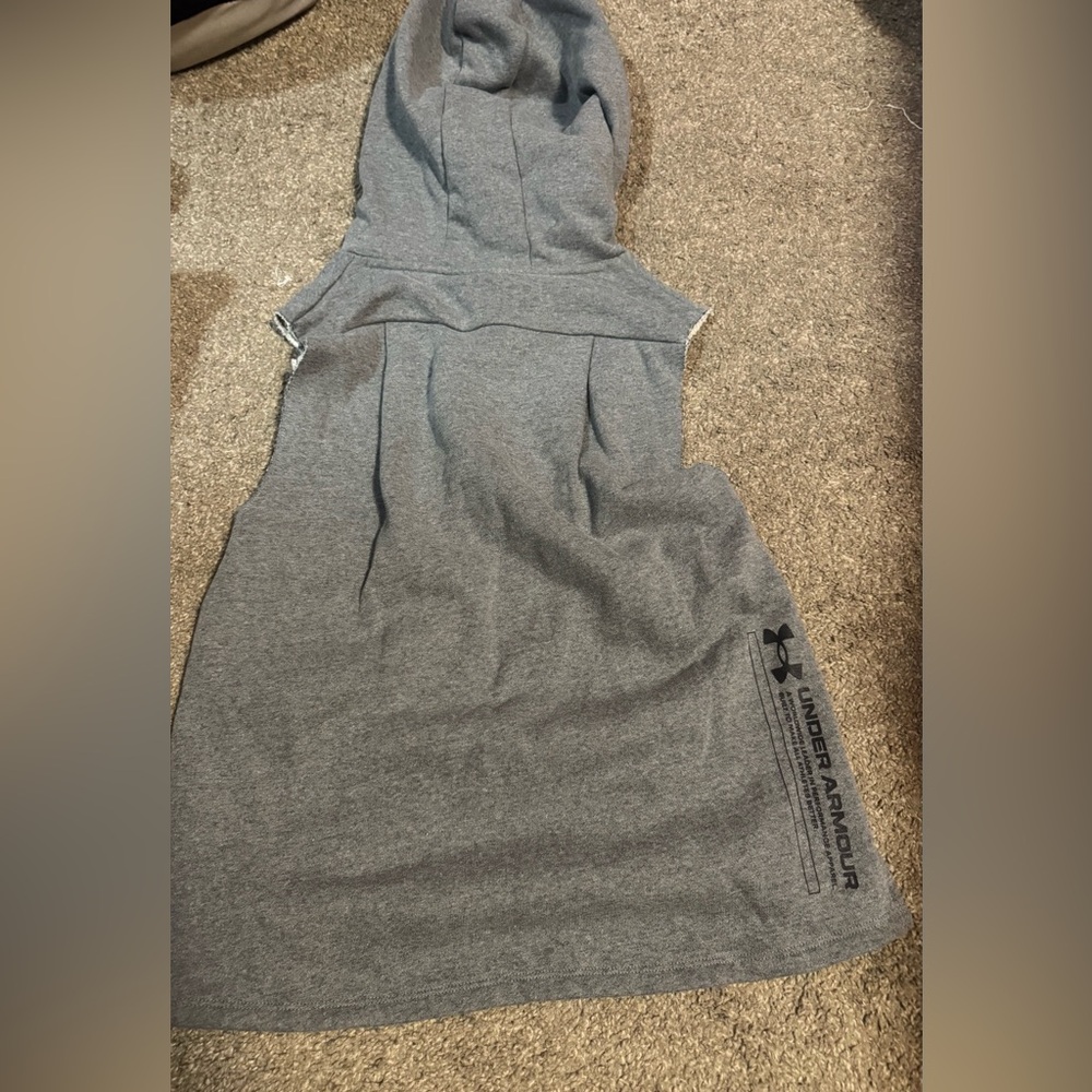 Under Armour Gray Sleeveless Hoodie Top